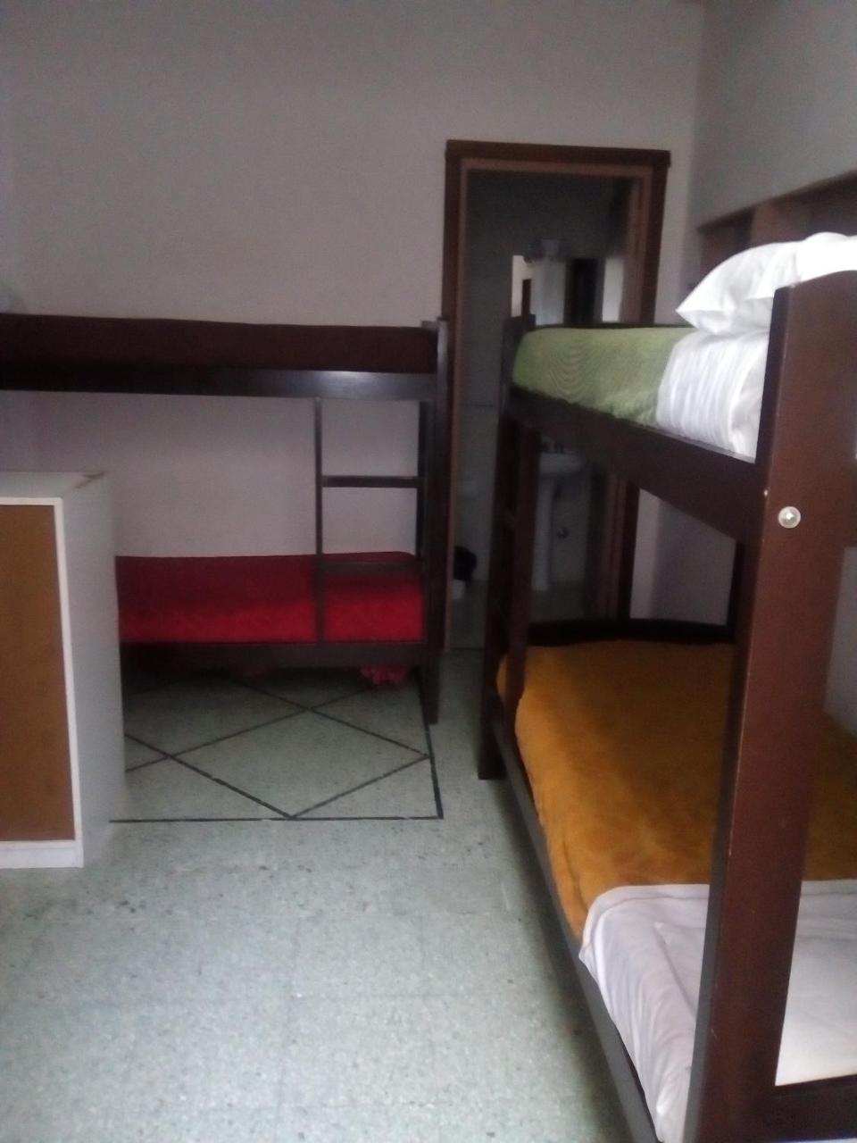 Hostel Urbano Mar del Plata Esterno foto